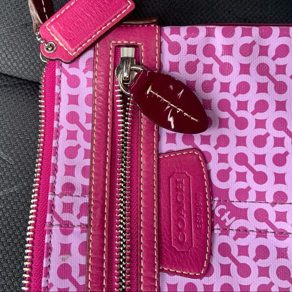 Pink Coach Purse Y2K vibes - Picture 5 of 6